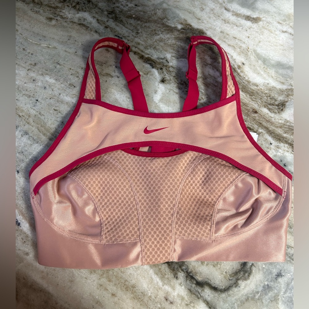 ✨SOLD✨NWT Dri-Fit Nike bra S